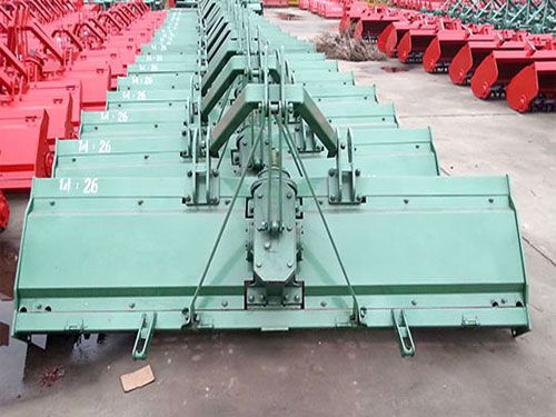 大型起壟機(jī)